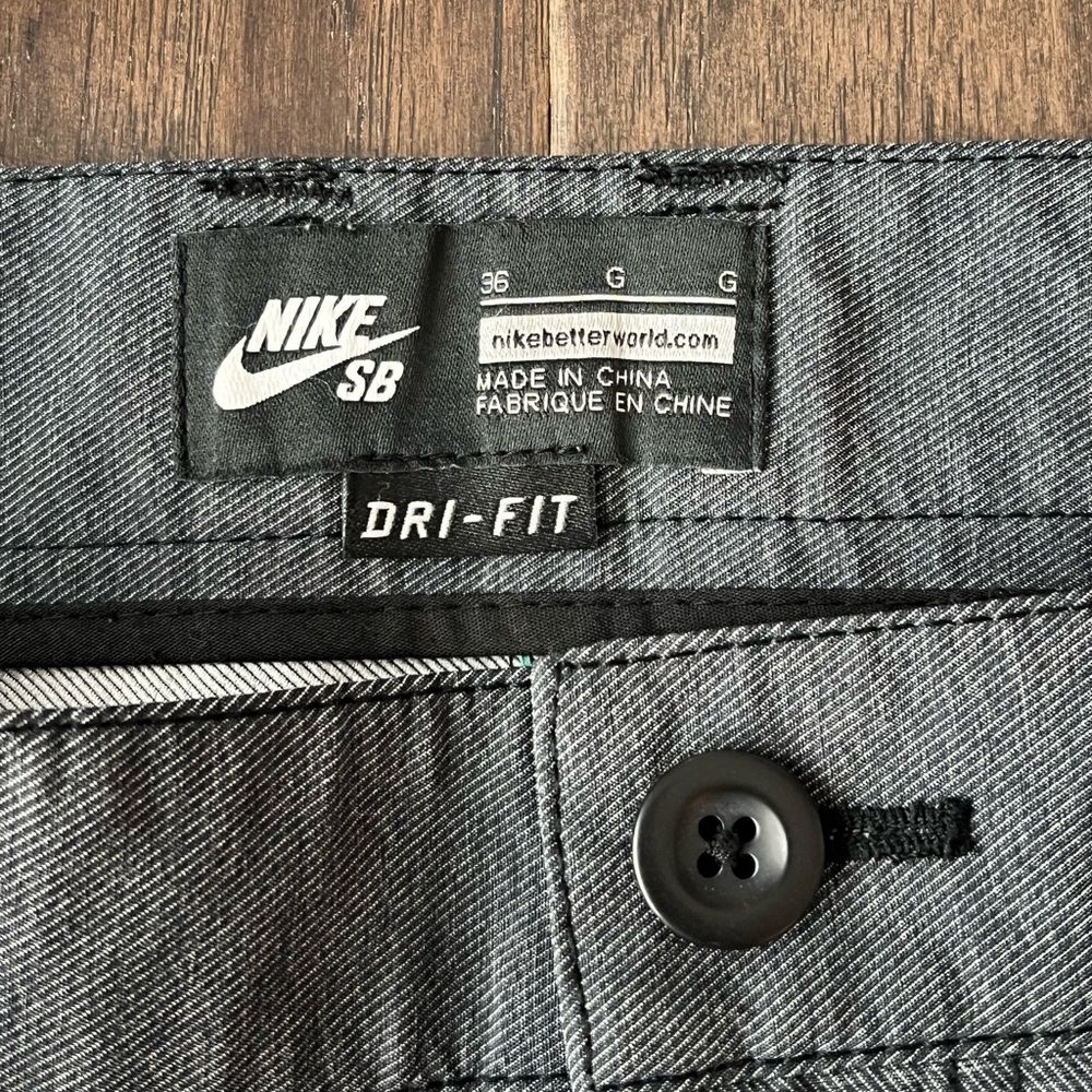 Nike SB shorts - Picture 2 of 3